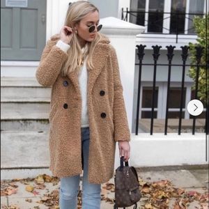 SOLD ON Ⓜ️Zara shearling teddy coat
